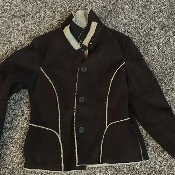 ⬇️ FINAL MARKDOWN! ⬇️ Old Navy Brown Button Up Jacket w/ White Trim - Size Med - Picture 2 of 6